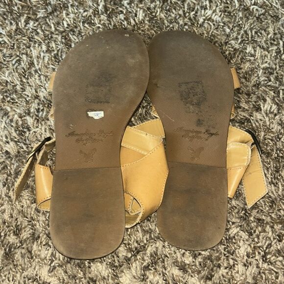 American eagle sandals, size 7. - Picture 3 of 3